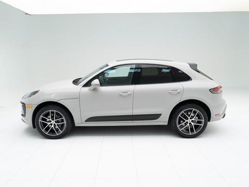 2022 Porsche Macan 