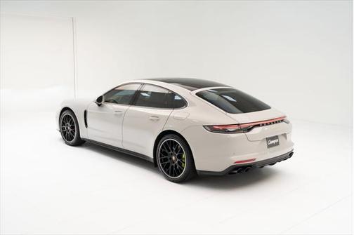 2023 Porsche Panamera E-Hybrid 4