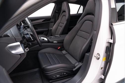 2023 Porsche Panamera E-Hybrid 4