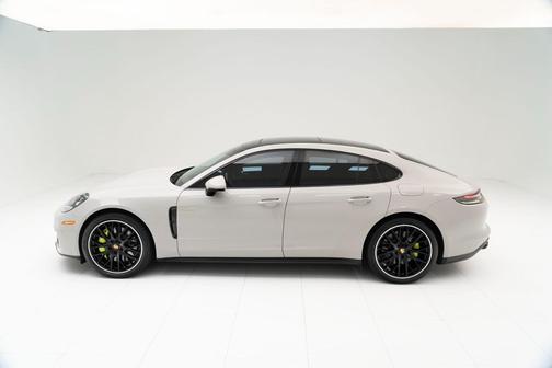 2023 Porsche Panamera 4