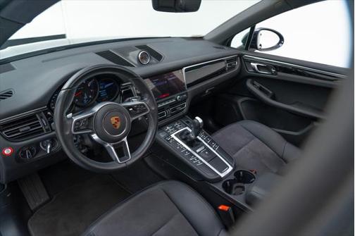 2021 Porsche Macan Base