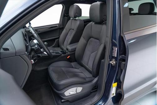 2021 Porsche Macan Base