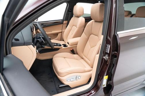 2025 Porsche Macan T