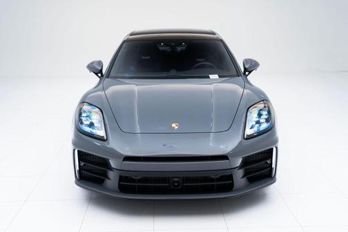2025 Porsche Panamera 