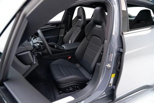 2025 Porsche Panamera 