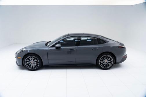 2025 Porsche Panamera 