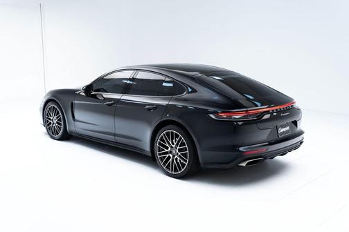 2022 Porsche Panamera 4