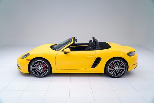 2025 Porsche 718 Boxster S