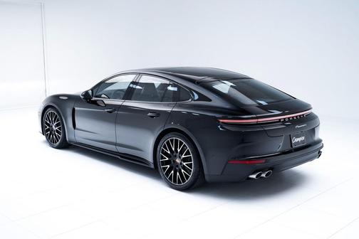 2026 Porsche Panamera 