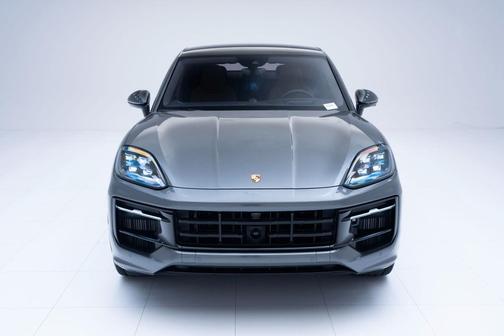 2025 Porsche Cayenne GTS