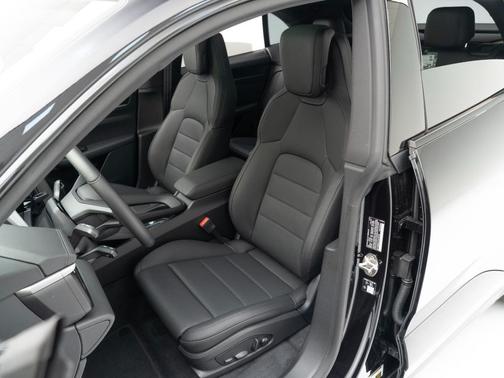 2026 Porsche Macan Electric