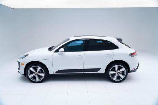 2022 Porsche Macan 