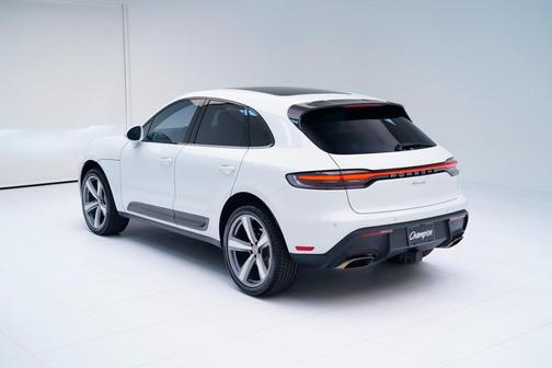 2022 Porsche Macan 