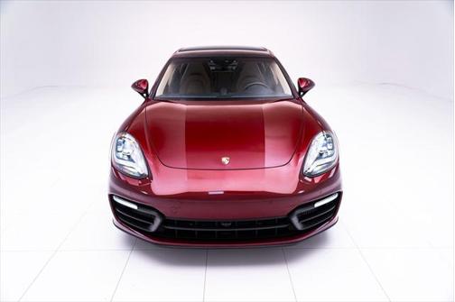 2022 Porsche Panamera E-Hybrid 4
