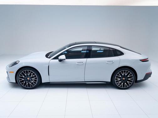 Ice Grey Metallic 2026 Porsche Panamera
