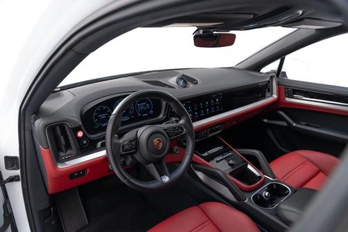2024 Porsche Cayenne Coupe