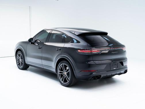 2022 Porsche Cayenne Platinum Edition