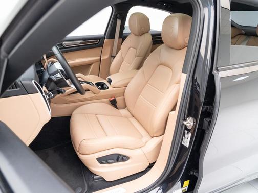 2022 Porsche Cayenne Platinum Edition