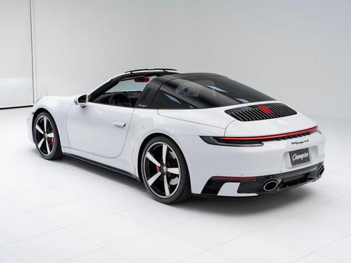 2022 Porsche 911 Targa 4S