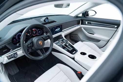 2022 Porsche Panamera Platinum Edition