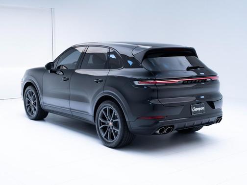 2024 Porsche Cayenne S