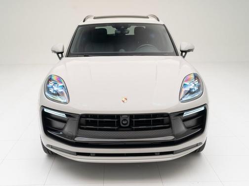 Chalk 2025 Porsche Macan Macan