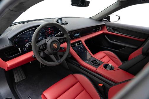 2025 Porsche Taycan GTS