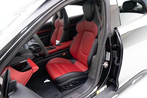 2025 Porsche Taycan GTS