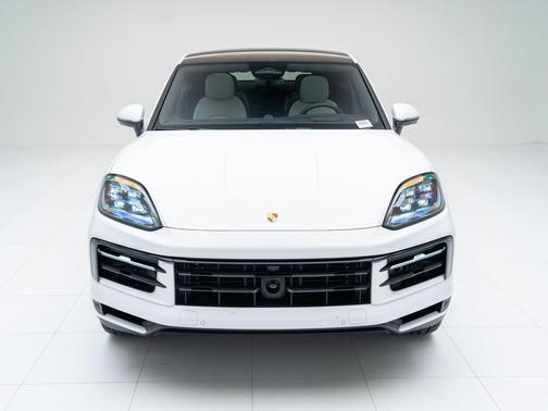 Carrara White Metallic 2026 Porsche Cayenne S