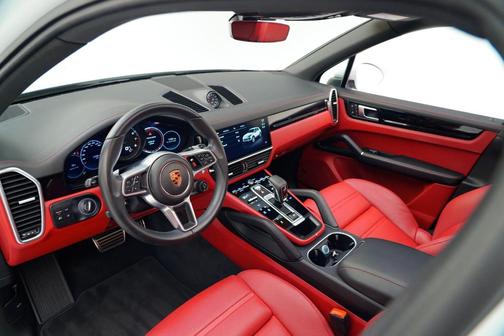 2022 Porsche Cayenne S