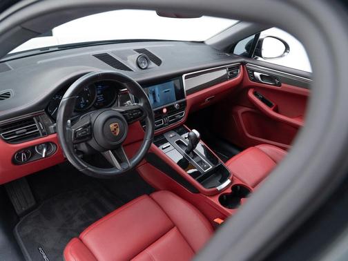 2023 Porsche Macan 