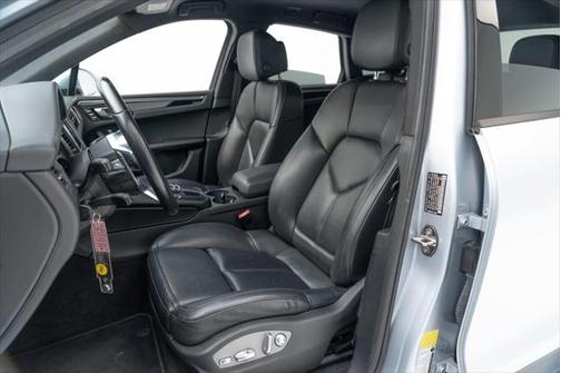 2018 Porsche Macan Base
