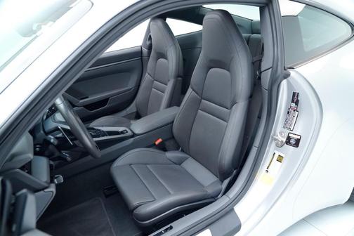 2021 Porsche 911 Carrera