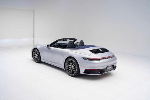 2022 Porsche 911 Carrera