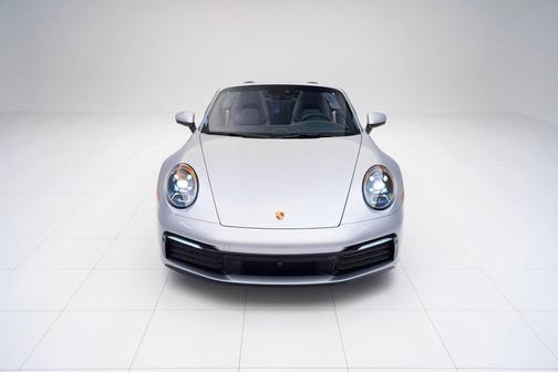 2022 Porsche 911 Carrera