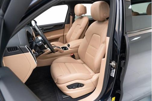 2023 Porsche Cayenne Platinum Edition
