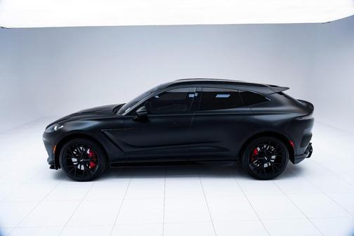 2025 Aston Martin DBX 707
