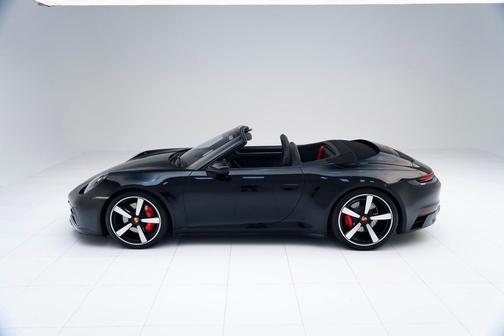 2022 Porsche 911 Carrera 4S Cabriolet