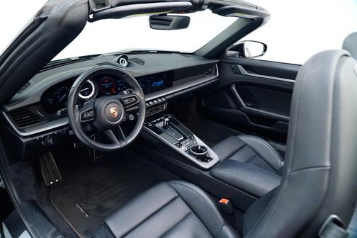 2022 Porsche 911 Carrera 4S Cabriolet