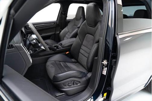 2022 Porsche Cayenne GTS