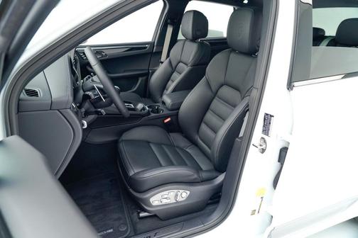 2026 Porsche Macan T