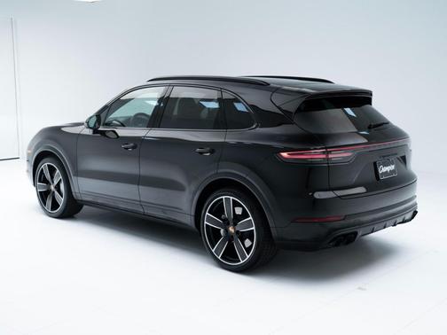 2023 Porsche Cayenne Turbo