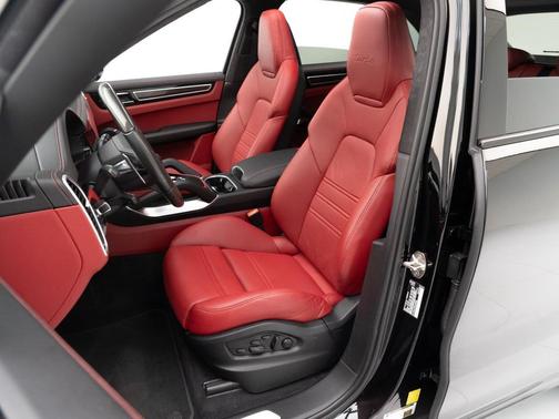 2023 Porsche Cayenne Turbo
