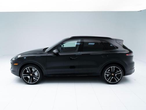 2023 Porsche Cayenne Turbo