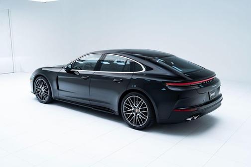 2025 Porsche Panamera 