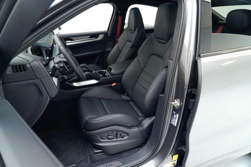 2026 Porsche Cayenne GTS