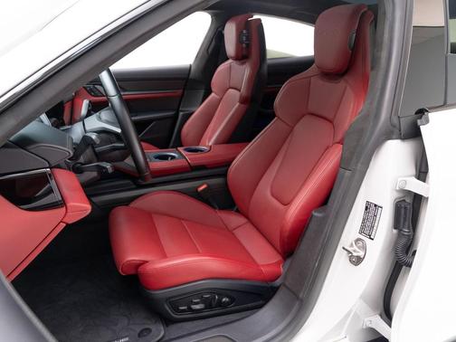 2022 Porsche Taycan Turbo S