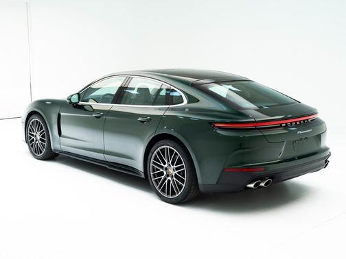 2026 Porsche Panamera 4