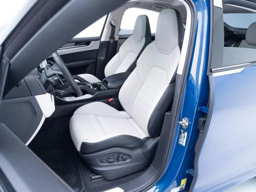 2025 Porsche Cayenne GTS