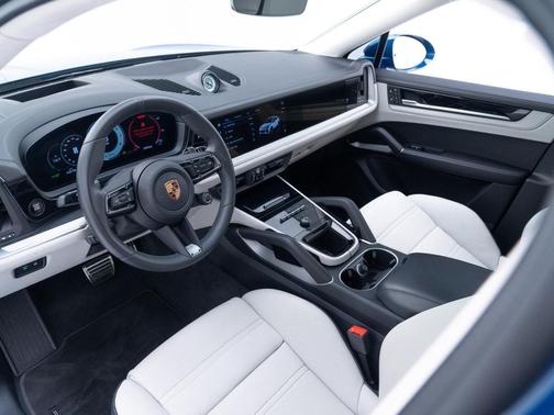 2025 Porsche Cayenne GTS